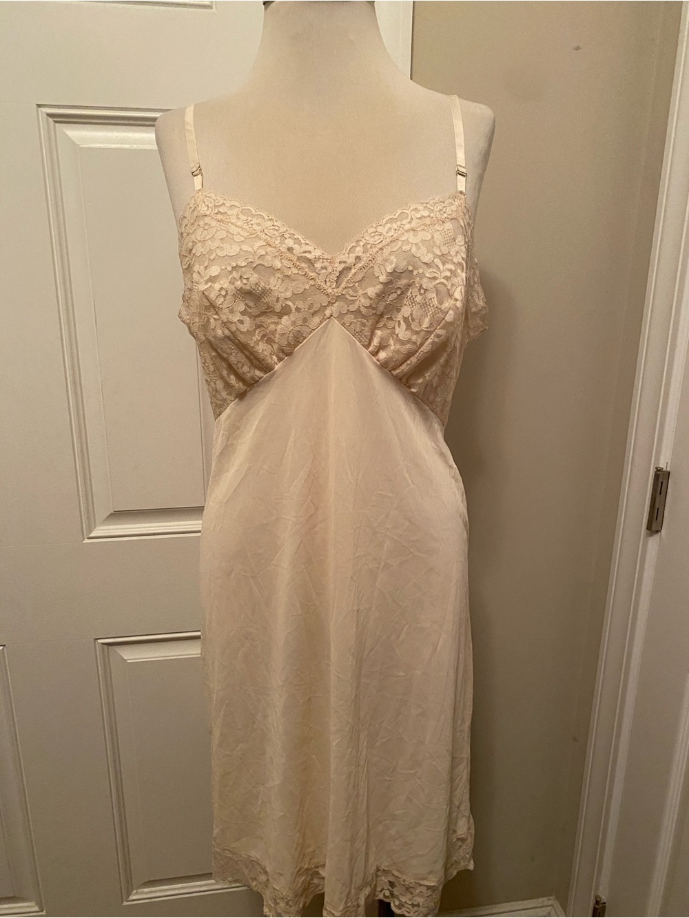 Vanity Fair Ivory Lace Trim Slip
